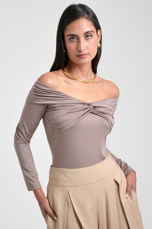 BODY MUJER EN LYCRA