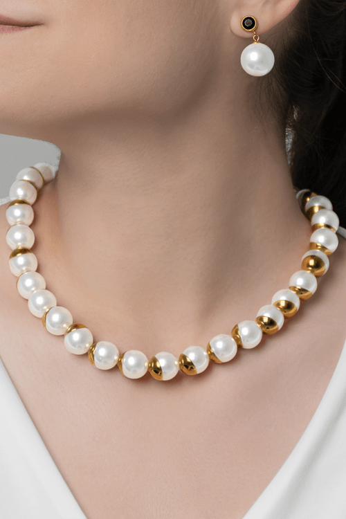 COLLAR CON BROCHE