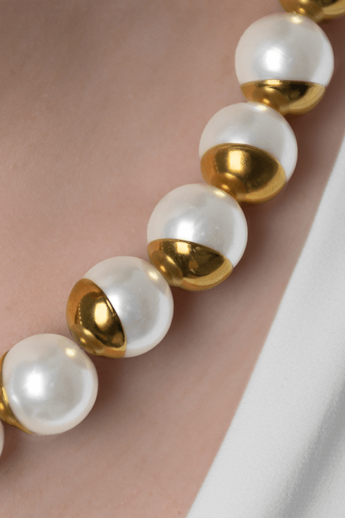 COLLAR CON BROCHE