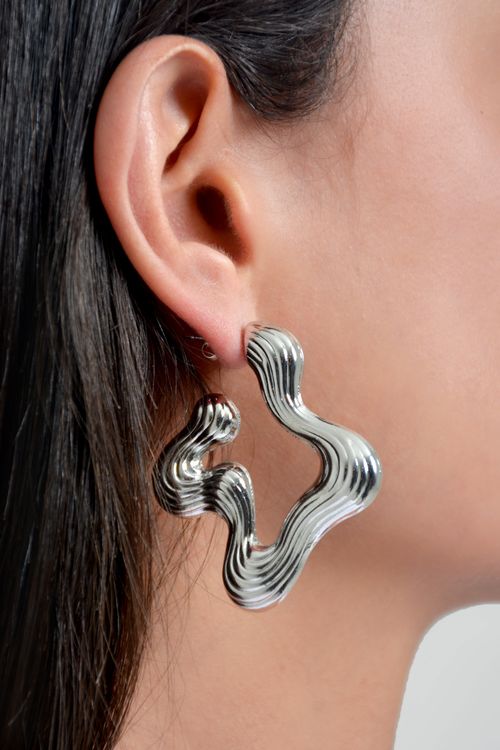 ARETES MUJER ABSTRACTO ONDULADO