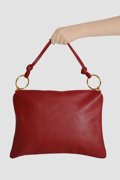 BOLSO MEDIANO CUERO AROS DORADOS