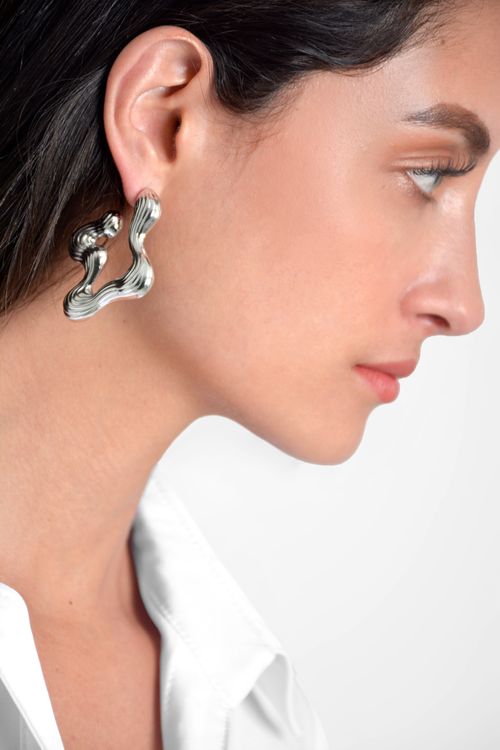 ARETES MUJER ABSTRACTO ONDULADO