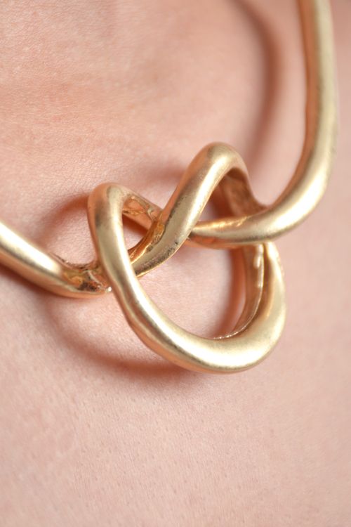 GARGANTILLA MUJER DISEÑO NUEDO