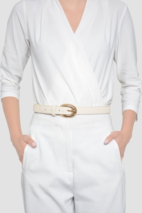 CINTURÓN DELGADO CON TEXTURA