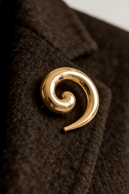 PRENDEDOR MUJER DISEÑO ESPIRAL